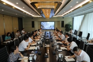 桐鄉(xiāng)政企聯(lián)動現(xiàn)場會開進(jìn)振石、巨石，一如既往支持大企業(yè)穩(wěn)定發(fā)展！