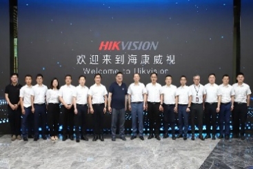 楊國明總裁率管理團隊到?？低暯涣鲗W習