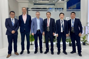 共聚JEC World，2025 我們?cè)谝黄穑?></a></div>
					<h2><a href=